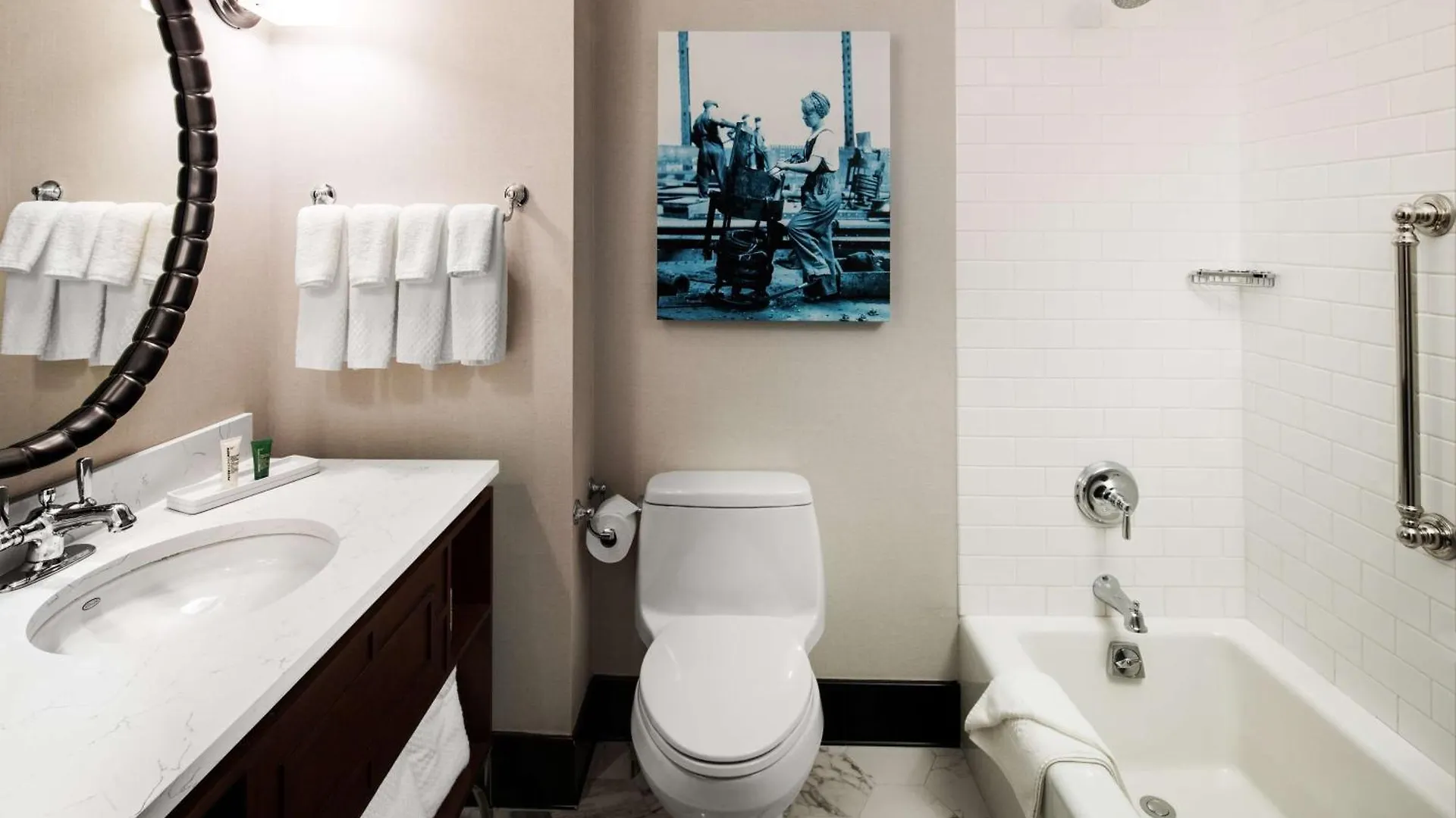 ****  Hilton Brooklyn New York - Newly Renovated Hotel USA